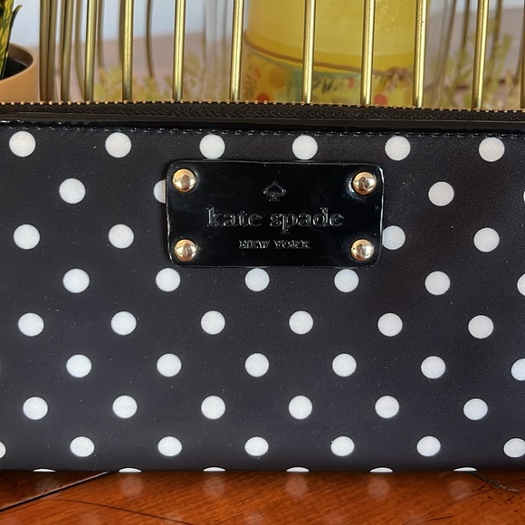 Kate Spade large black and white polka dot wallet - Picture 2 of 7